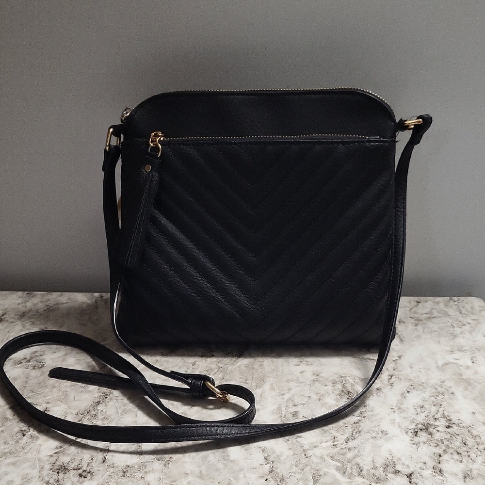 Elegant Black Quilted Crossbody Bag